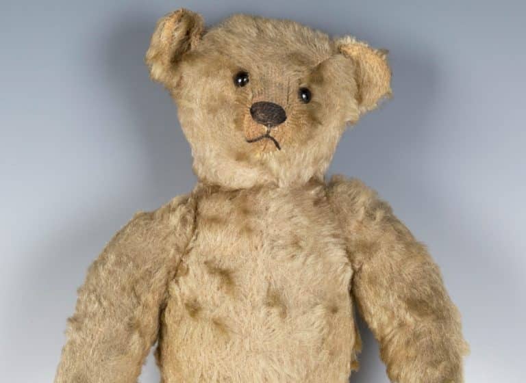 Antique Teddy Bears: How to Identify, Value, and Buy Them? - Future Art